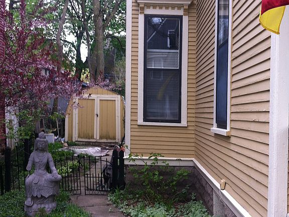 4th image of 232 Wellington Ave SE