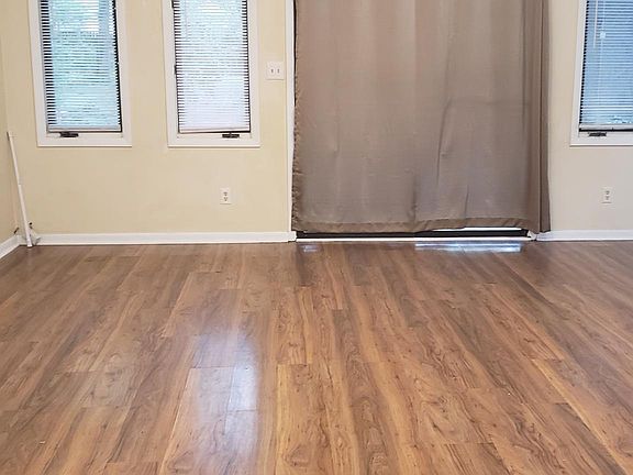 3rd image of 4741 McAlpine Ln