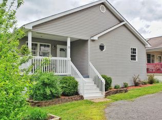 11 Pinebrook Ln, Morgantown, WV 26508