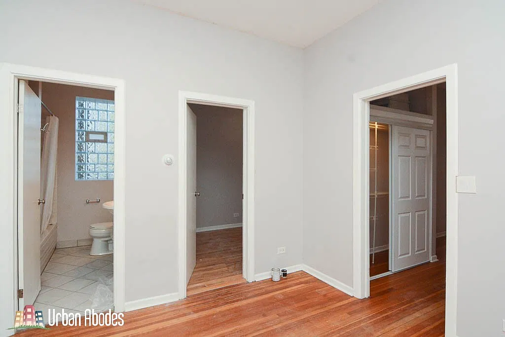 2202 W Belmont Ave — Photo 2