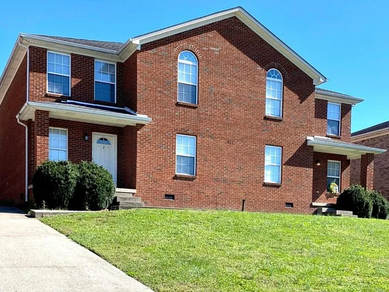 626 Hampton Way — Photo 1
