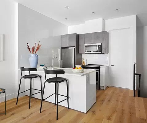 1st image of 256 Winthrop St #1F
