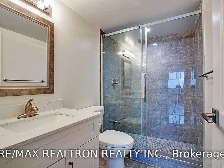 7601 Bathurst St #Penthouse 12 — Photo 10