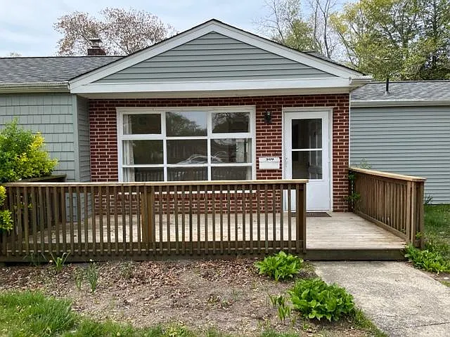 209 Haines Ave — Photo 2