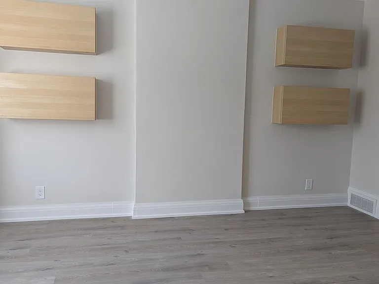 292 Scott Rd #MAIN FLOOR — Photo 4