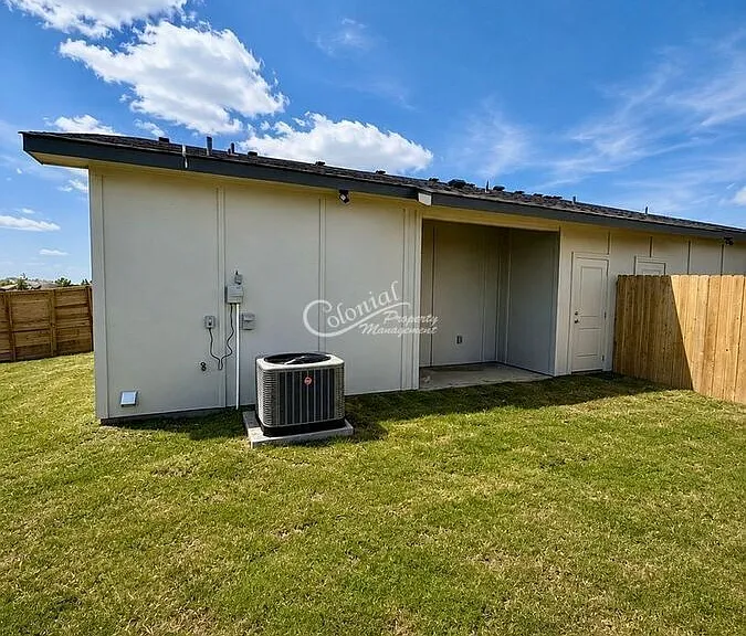 1631 Crooked River Ct — Photo 9