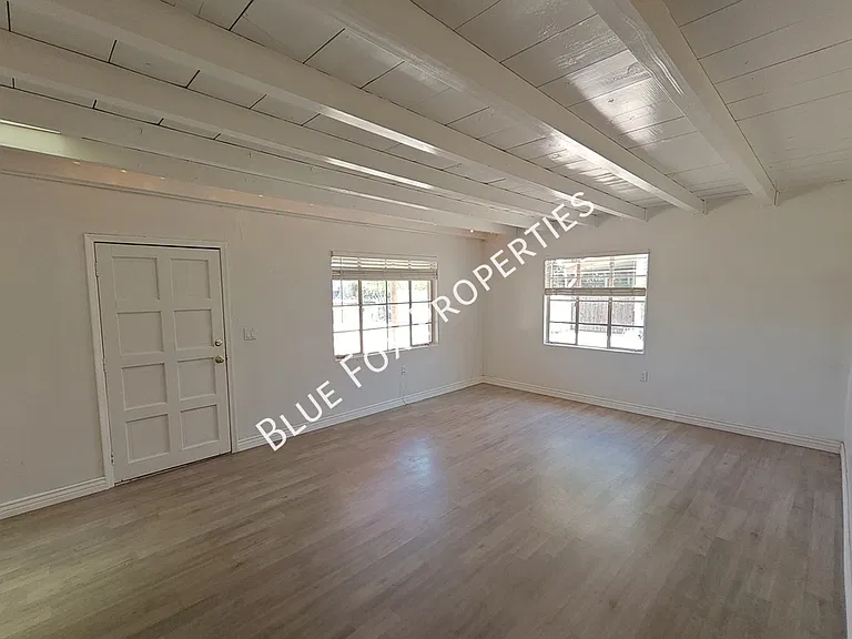 2233 N Isabel Blvd — Photo 4