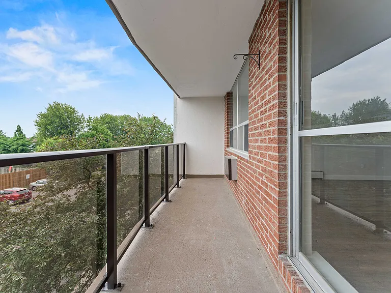 47 Memorial Dr — Photo 21