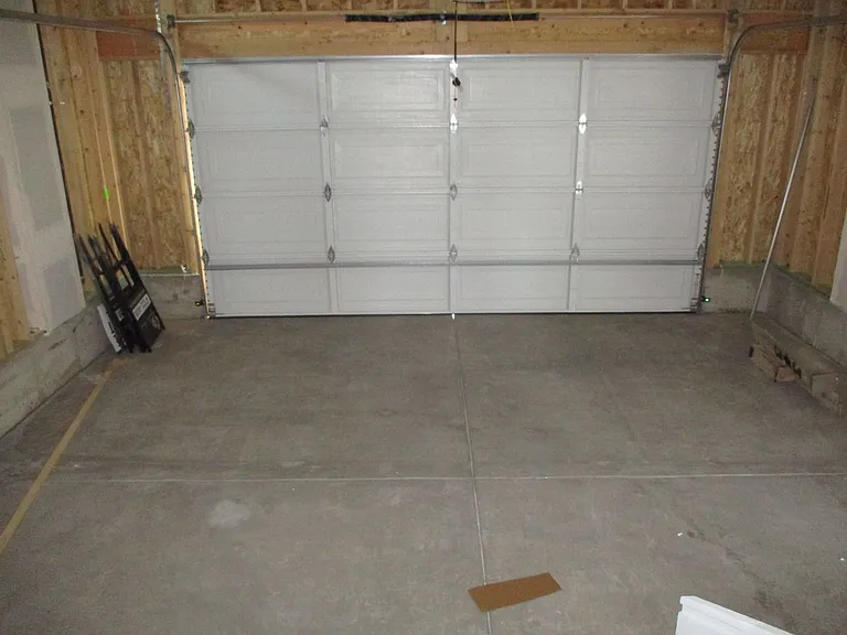 513 Hillsview Dr — Photo 22