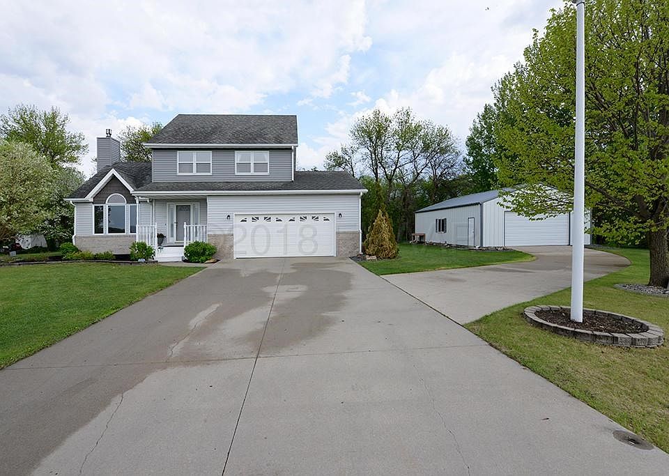 Great 2 Story Home on the River