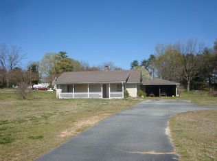 15 Melvin Hill Rd, Campobello, SC 29322