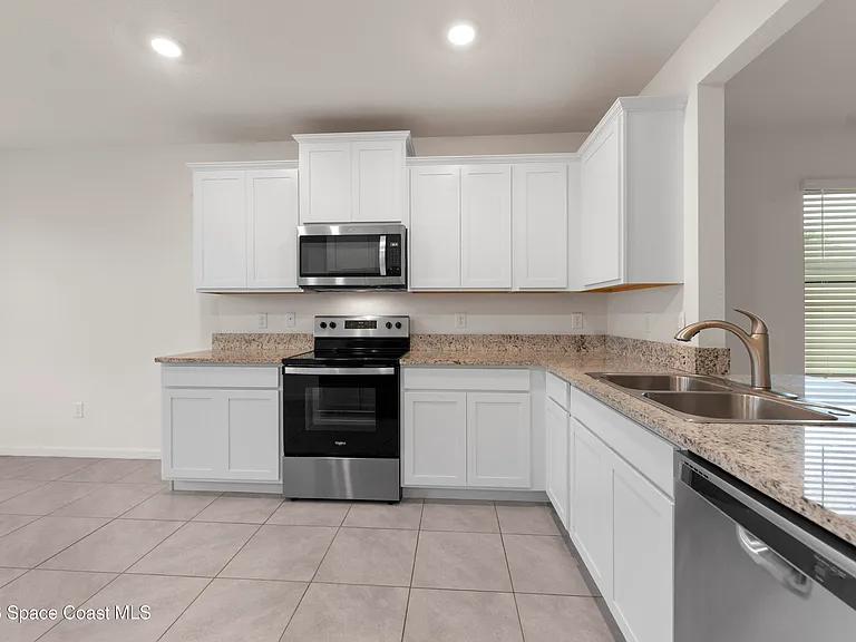 7349 Tourmaline Dr — Photo 5