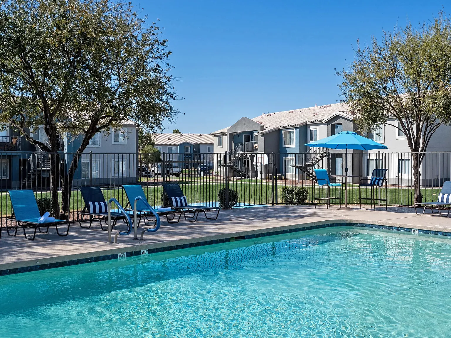 Riverwood Apartments — Photo 1
