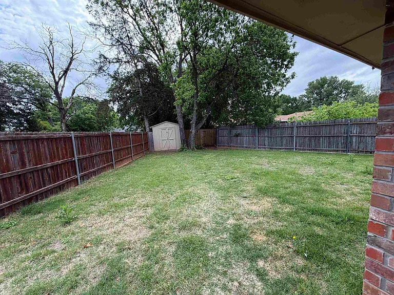 4830 Lovers Ln — Photo 13