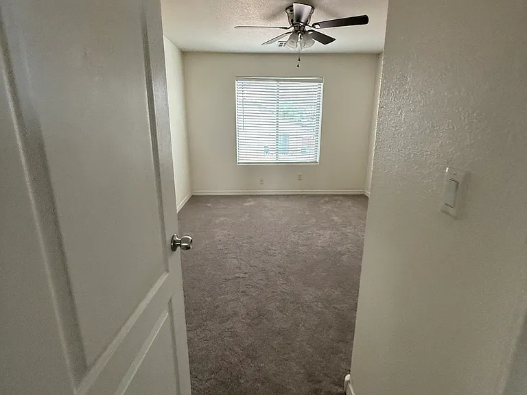 1821 Chisholm Trl NE — Photo 16