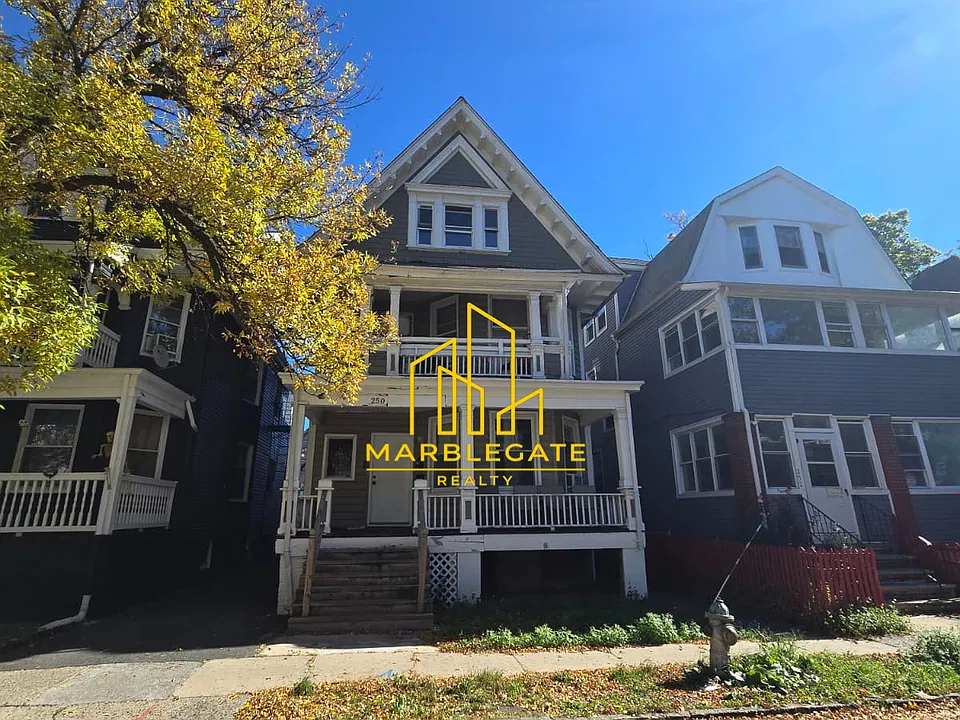 250 Amherst St #33