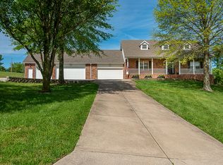 1922 N Twain Ave, Nixa, MO 65714