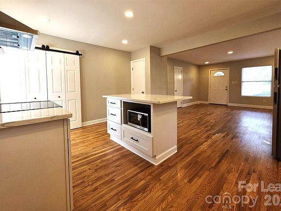 5th image of 2029 Wilson Ave