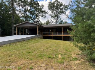 807 Dulog Trl, Jamestown, TN 38556