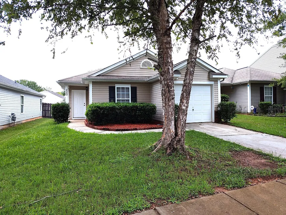 2502 Buckleigh Dr