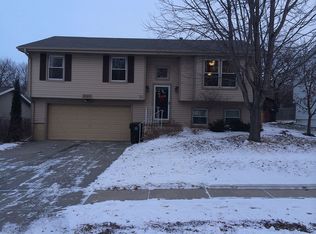 6140 NW 12th St, Lincoln, NE 68521