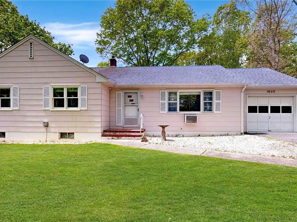 1635 Sagg Rd, Sag Harbor, NY 11963