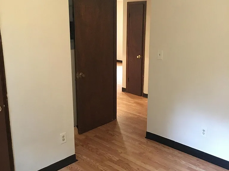 913 Davis St #B — Photo 8