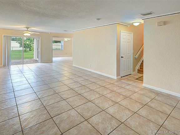 5th image of 6701 NW 39th Ln