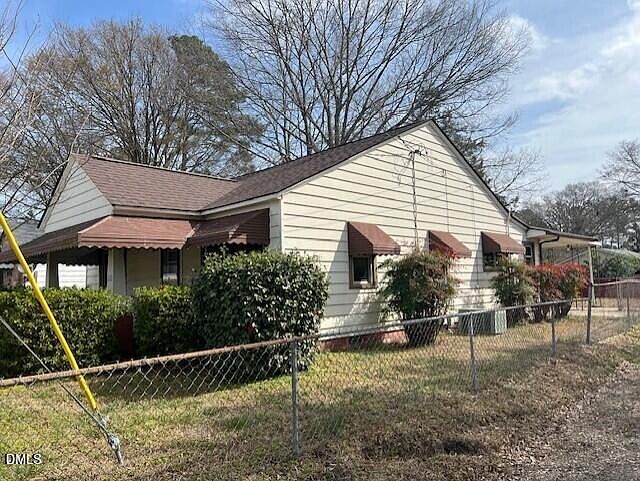 1st image of 1111 Gaston St