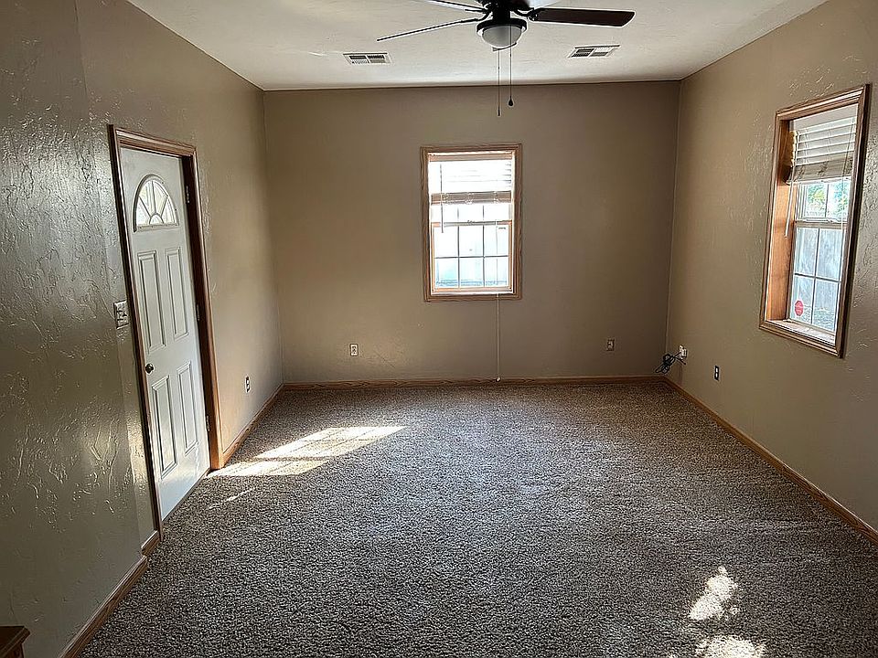 1st image of 1705 E Pine Ave