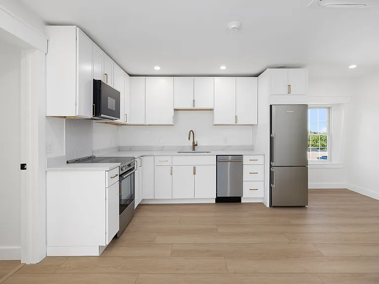 23 Melrose St #4 — Photo 4