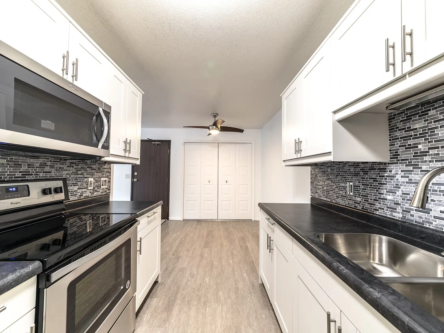 Chestnut Hills Apartments — Photo 2