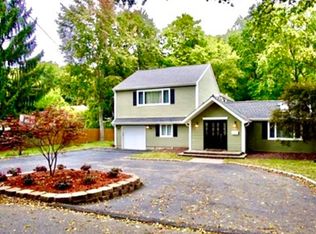 8 Farm Ln, Lincoln Park, NJ 07035