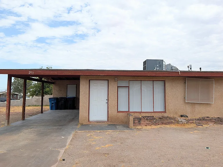253 Carson Way — Photo 1