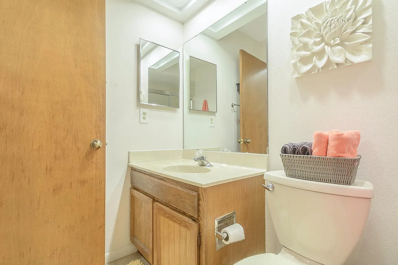 2 bed, 1600 sqft, $900 — Photo 4