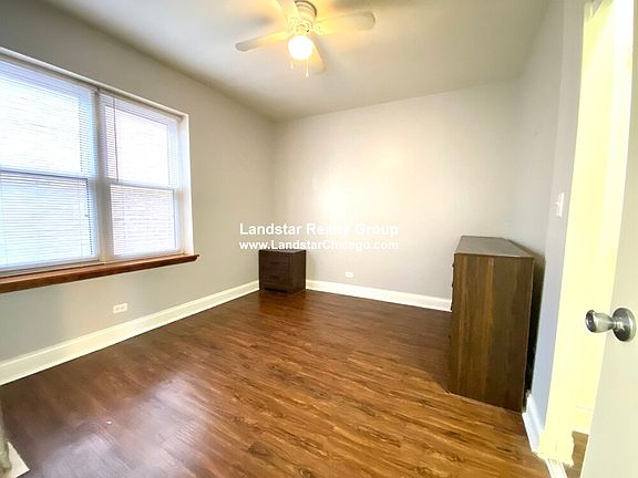 3rd image of 4031 N Kenmore Ave APT 204