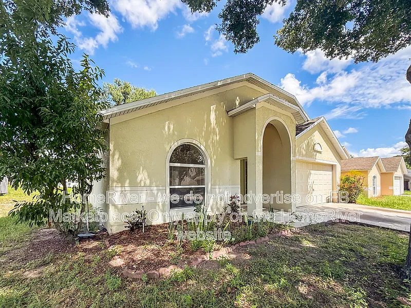 3 bed, 2.0 bath, 1902 sqft, $1,795 — Photo 3