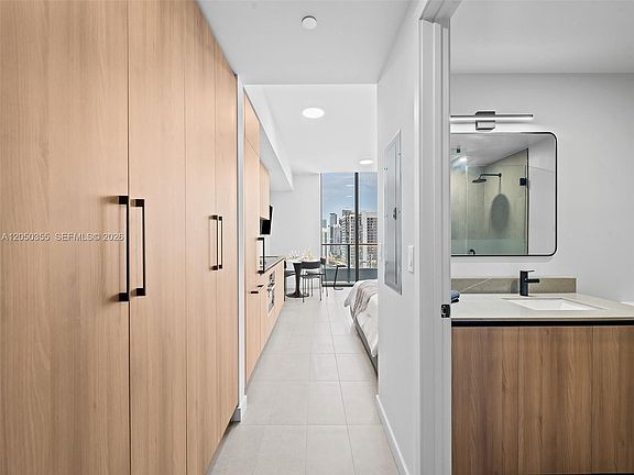 4th image of 121 NE 5th St #3704