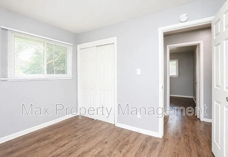 3422 SW 8th St — Photo 9