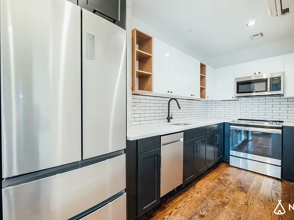 31-19 37th Ave, Astoria, NY