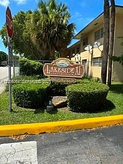 2 bed, 2.0 bath, 825 sqft, $2,100 — Photo 1