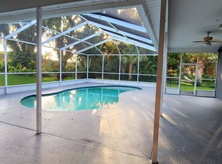 8625 Centre Ct, Seminole, FL 33777