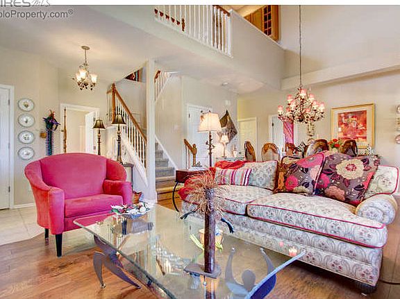 Entry/Living Room