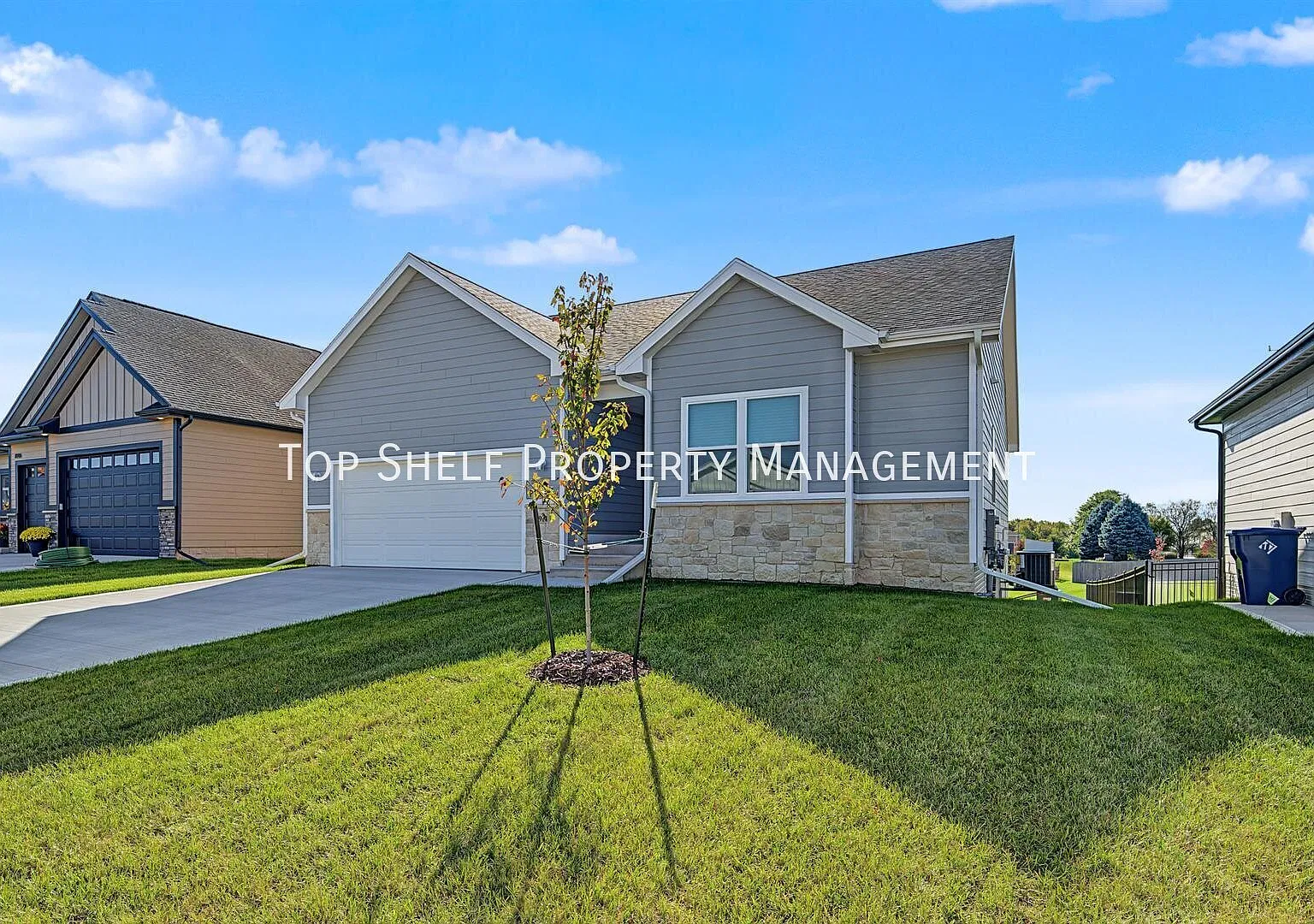 4 bed, 2200 sqft, $2,775 — Photo 2