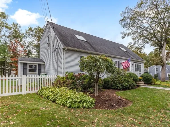 30 Summit Ave, Walpole, MA 02081