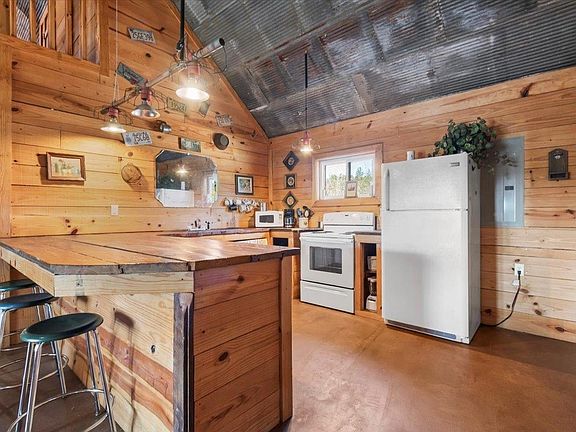 5th image of 2601 Ridge Rd