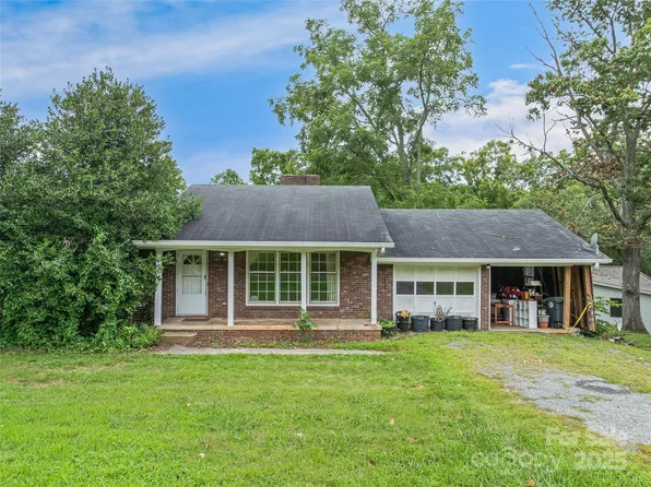 203 Barton Rd, Asheville, NC 28804