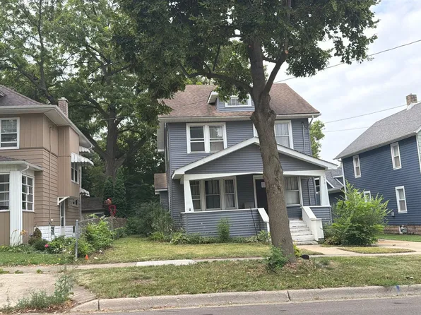 636 Garfield Ave, Aurora, IL 60506