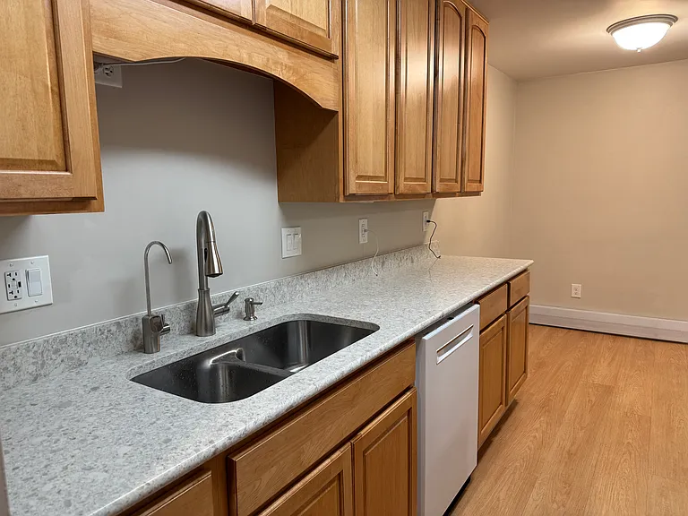 1029 Smetana Rd #4 — Photo 5