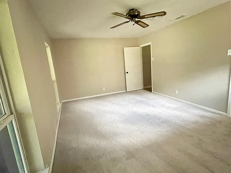1212 Avenue M — Photo 4